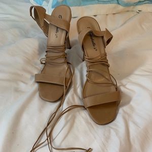 Tie up heels